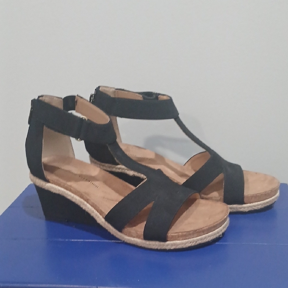 Women's Black Wedge Sandals, Gentle Used, Excellent Conditions, Sz 9